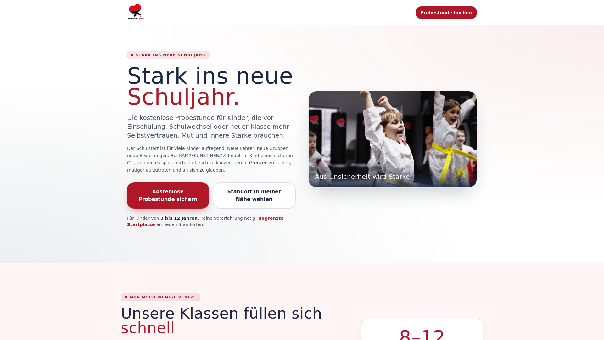 Lehrer erklärt Kind bei der Probestunde eine Übung